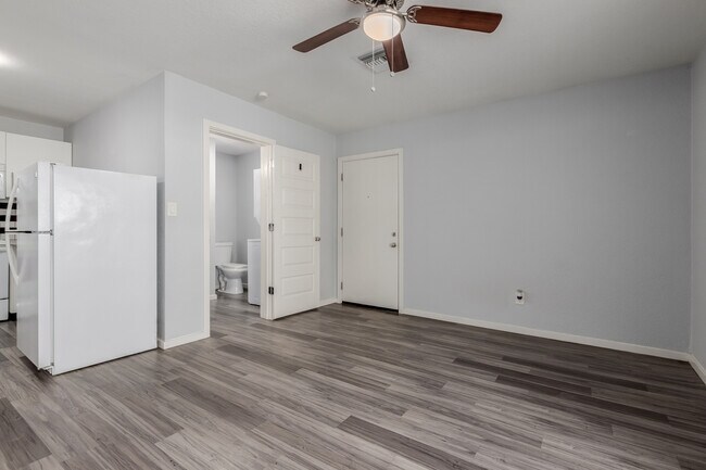 Building Photo - Villas on 4th Tempe