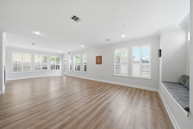 Building Photo - 1413 Whispering Pines Dr
