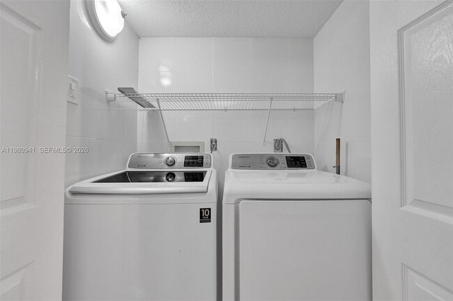 Building Photo - 21300 San Simeon Way