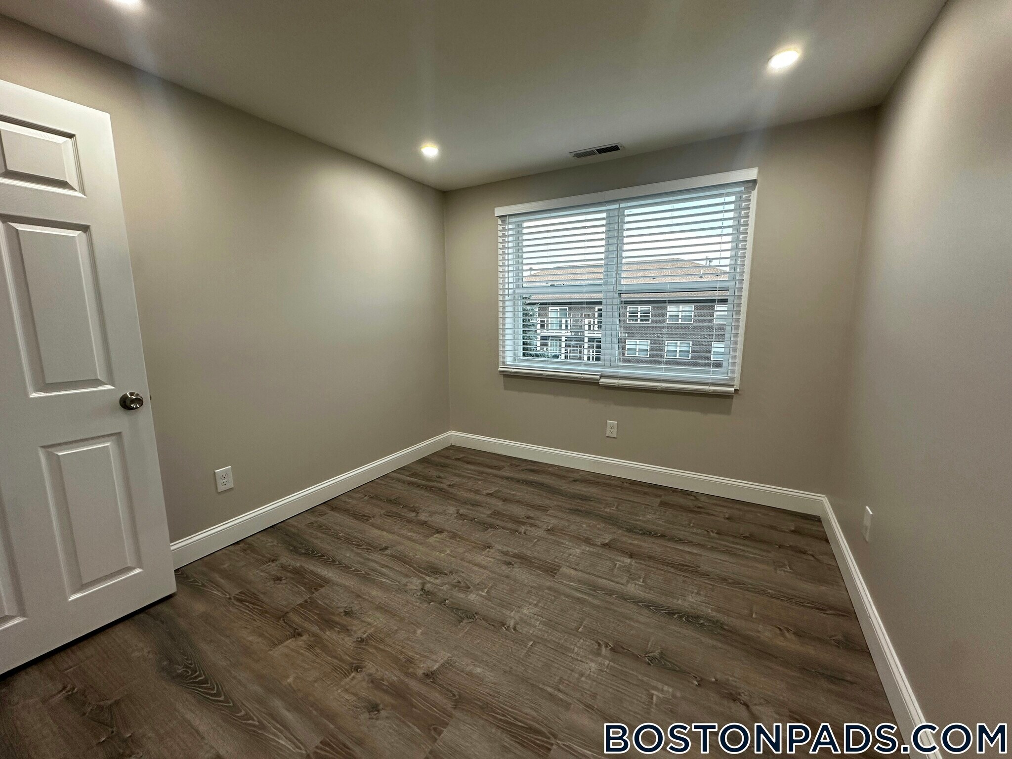 Building Photo - 25 Kenmar Dr