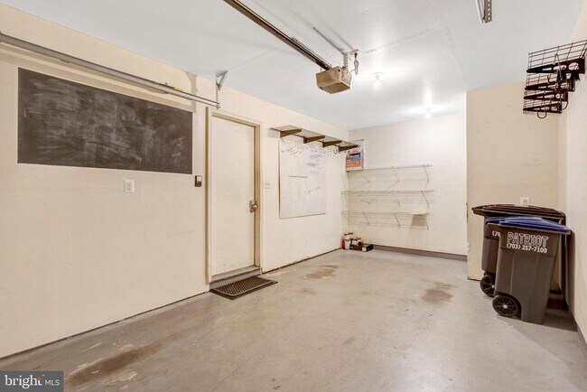 Building Photo - 4255 Sleepy Lake Dr