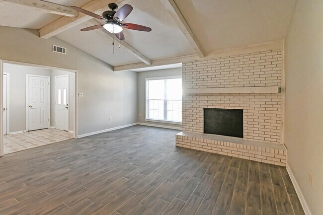 Building Photo - 4495 Bonnie Brae Dr