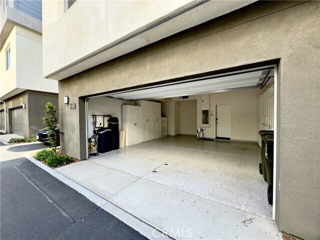 Building Photo - 1868 S Westside Dr