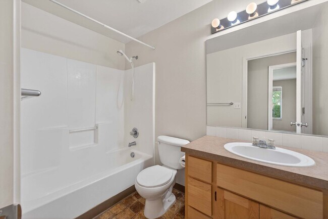 Building Photo - Beautiful Single-Level Home with Private Backyard