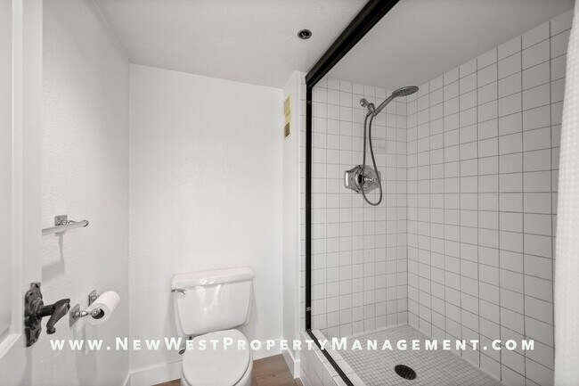Building Photo - Renovated Cortez Hill 2 Bedroom at Symphon...