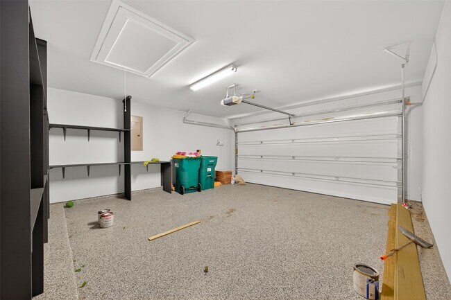Building Photo - 381 Andes Dr