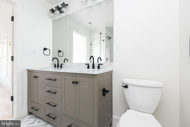 Building Photo - 309 N Patrick St