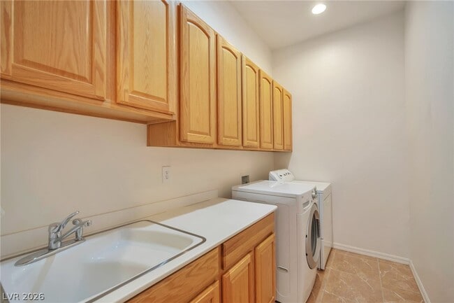 Building Photo - 2585 Portsmouth Creek Ave