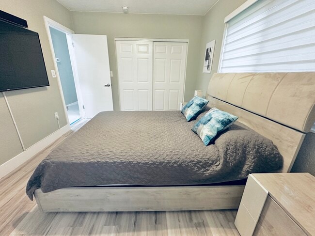 Building Photo - 210 NW 126th St