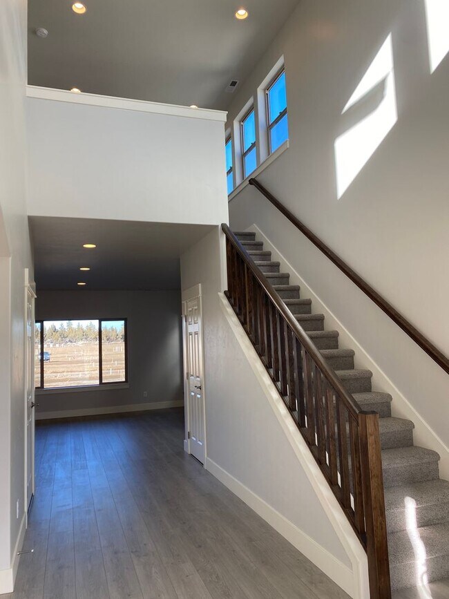 Building Photo - 20576 Rolen Ave