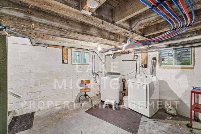Building Photo - 212 N 3rd St