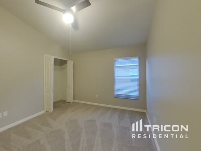 Building Photo - 11724 S Stone Ln