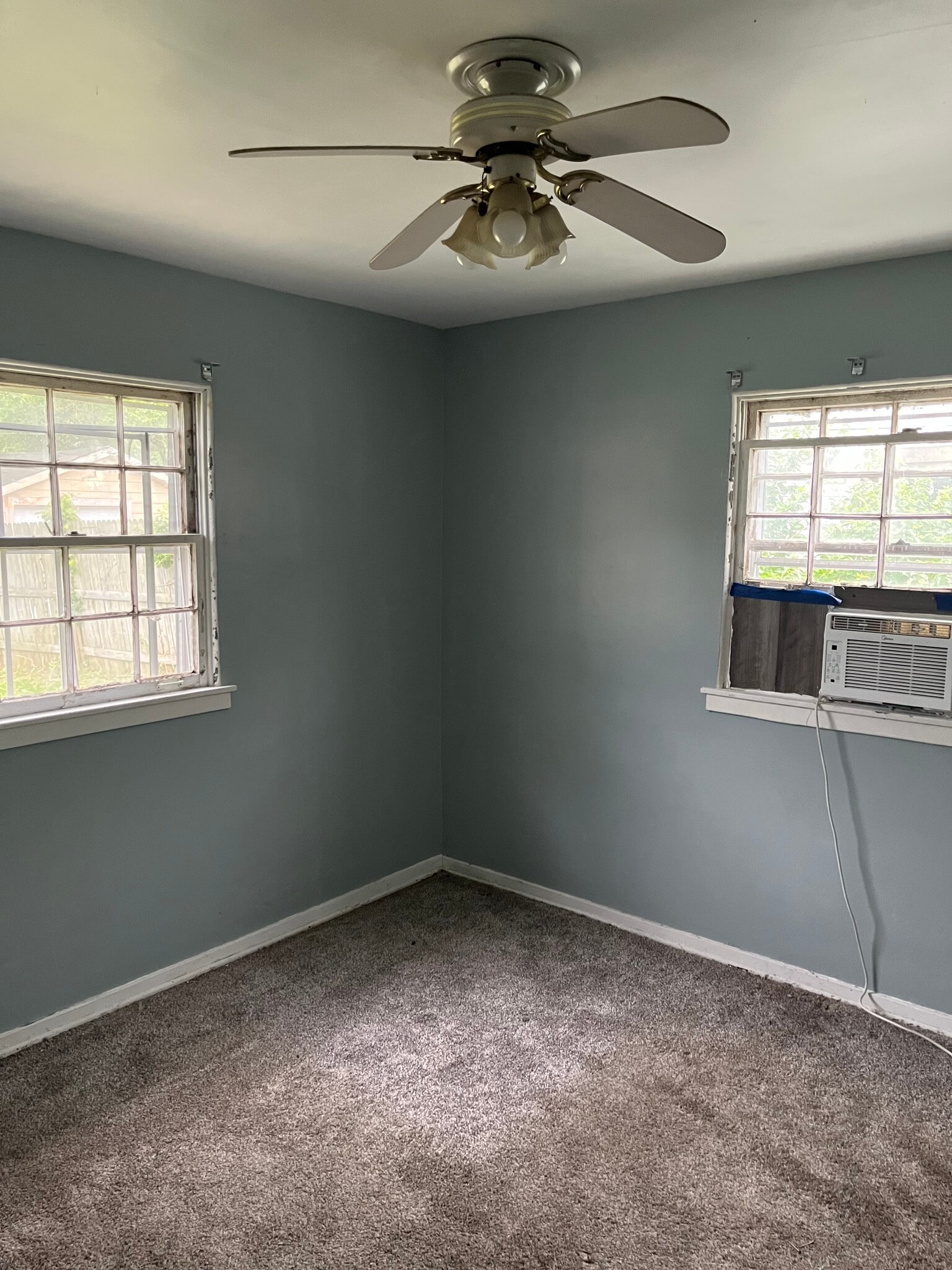Bedroom - 6231 Windsor Dr