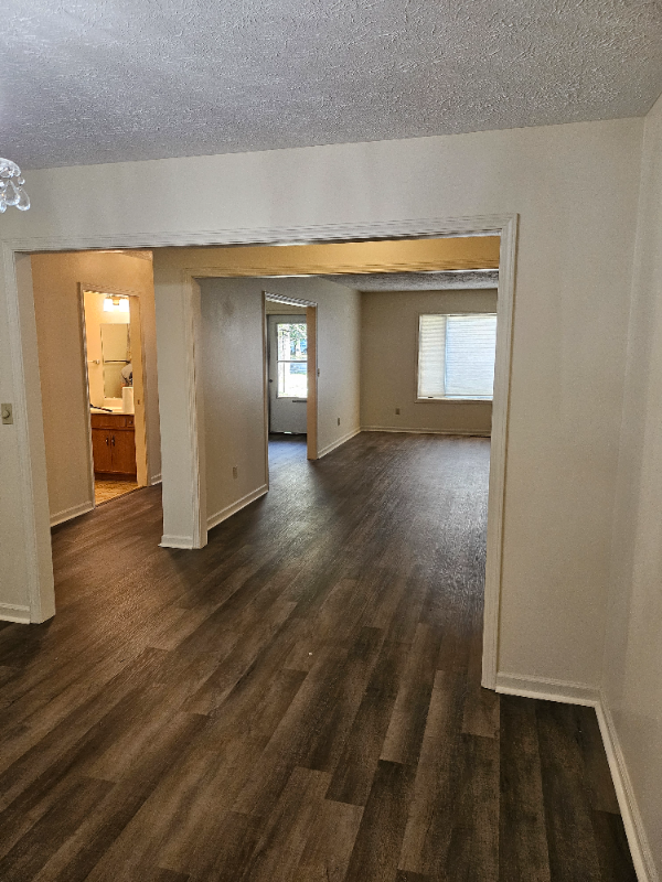 Building Photo - 714 College Dr