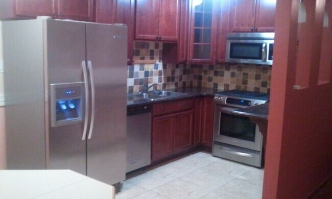 Building Photo - 649 Trace Dr
