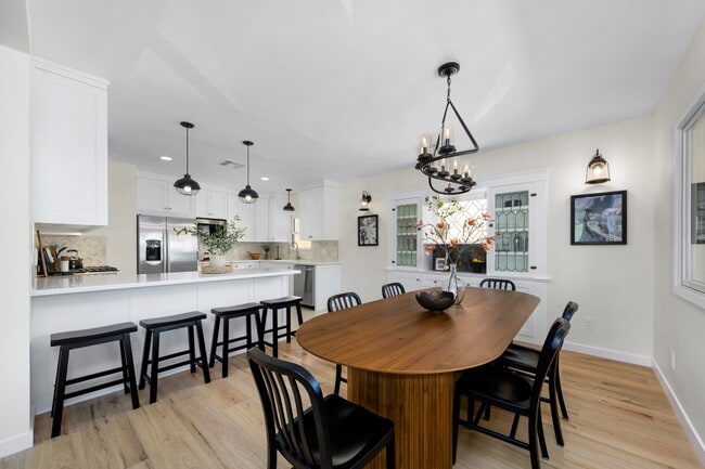 Building Photo - 4062 Goldfinch St