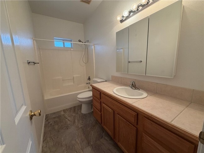 Building Photo - 1903 E La Entrada Pl