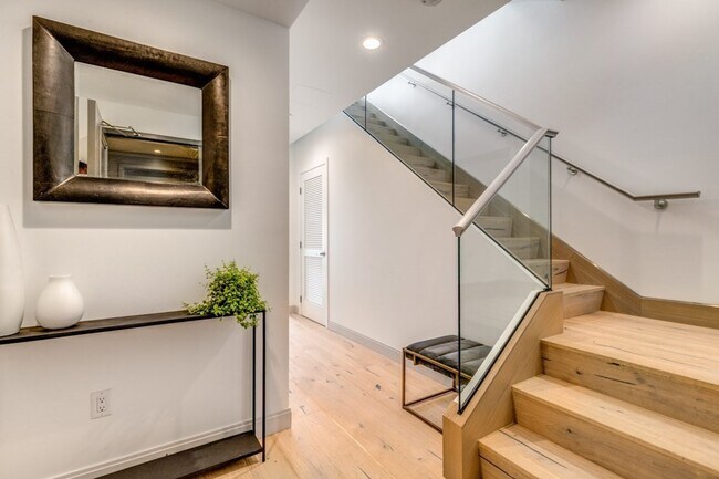 Building Photo - 1350 Boylston St