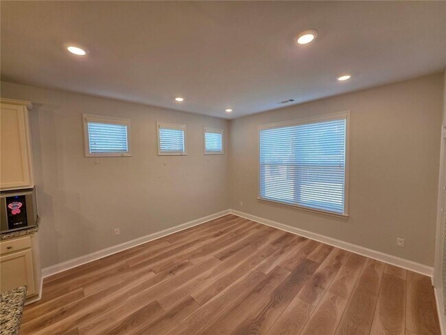 Building Photo - 1870 Hanwoo Ln