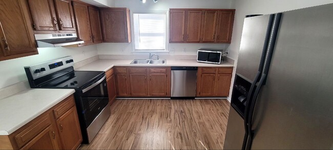 Building Photo - 9728 Country Way Rd