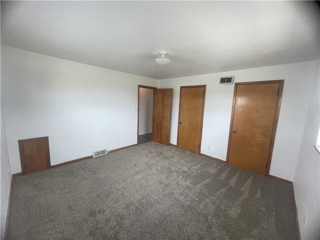 Building Photo - 160 Fernwood Rd