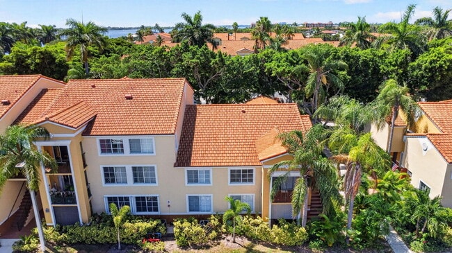 Building Photo - 160 Yacht Club Way