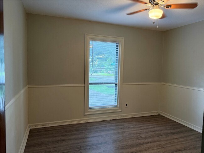 Building Photo - 15745 Covewood Cir