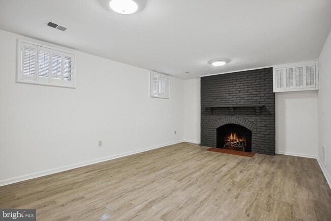 Building Photo - 6815 Melrose Dr