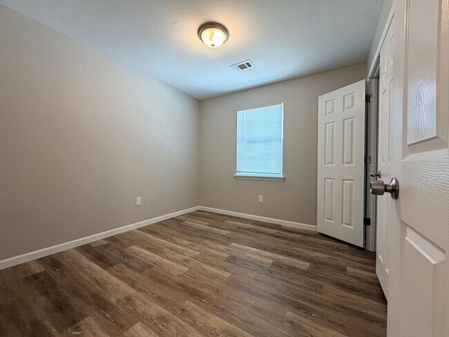 Building Photo - 67 Aloha Cir