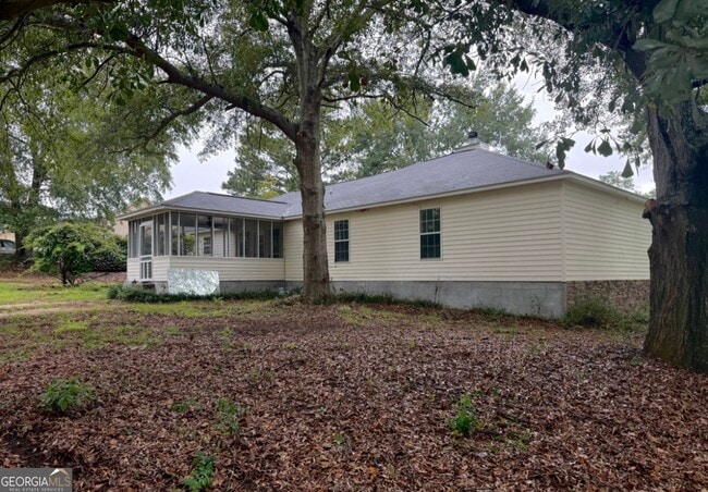 Building Photo - 105 Mockingbird Dr