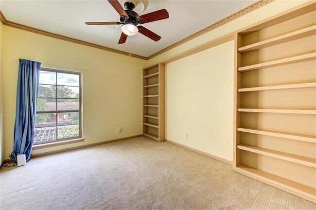 Building Photo - 7530 Del Monte Dr