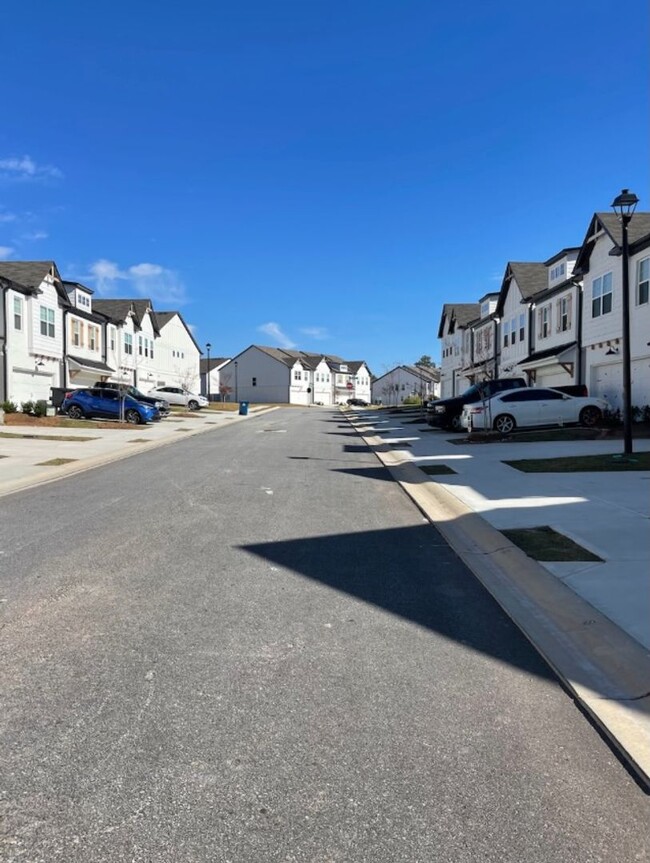 Building Photo - Lovely newer construction home in The Town...