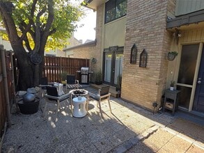 Building Photo - 2612 Custer Pkwy