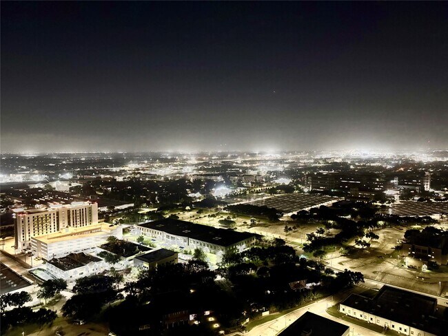 Building Photo - 2001 Holcombe Blvd