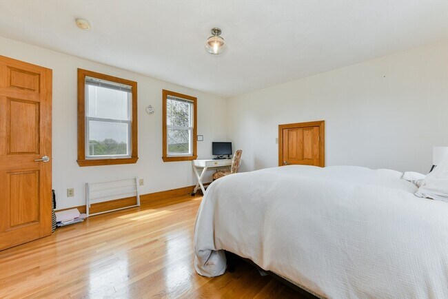 Building Photo - 33 Farragut Ave