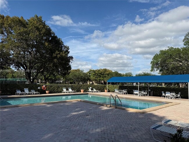 Building Photo - 16500 Golf Club Rd