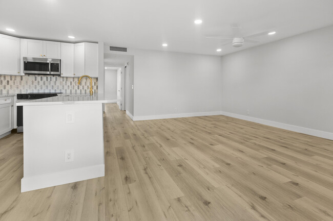 Building Photo - 769 Normandy Trail