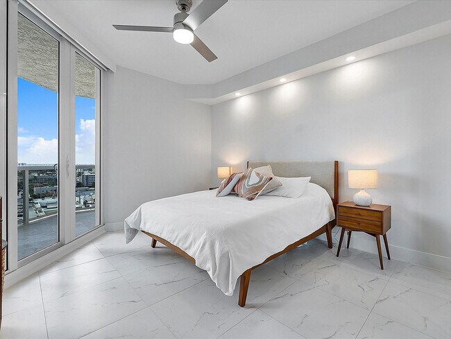 Building Photo - 3100 N Ocean Blvd