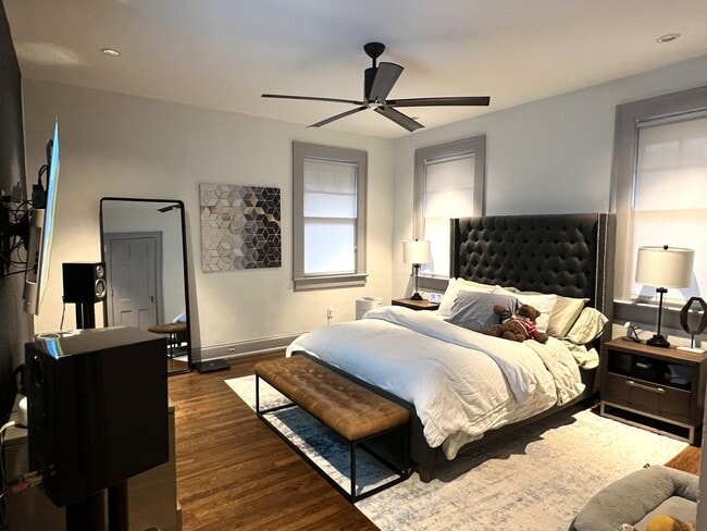 Building Photo - Beautifully Remodeled 1920's Bungalow