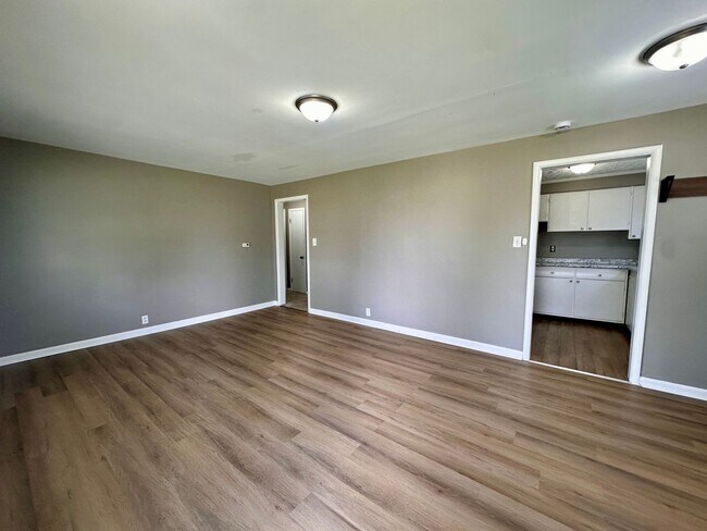 Building Photo - 3609 Maple Ave