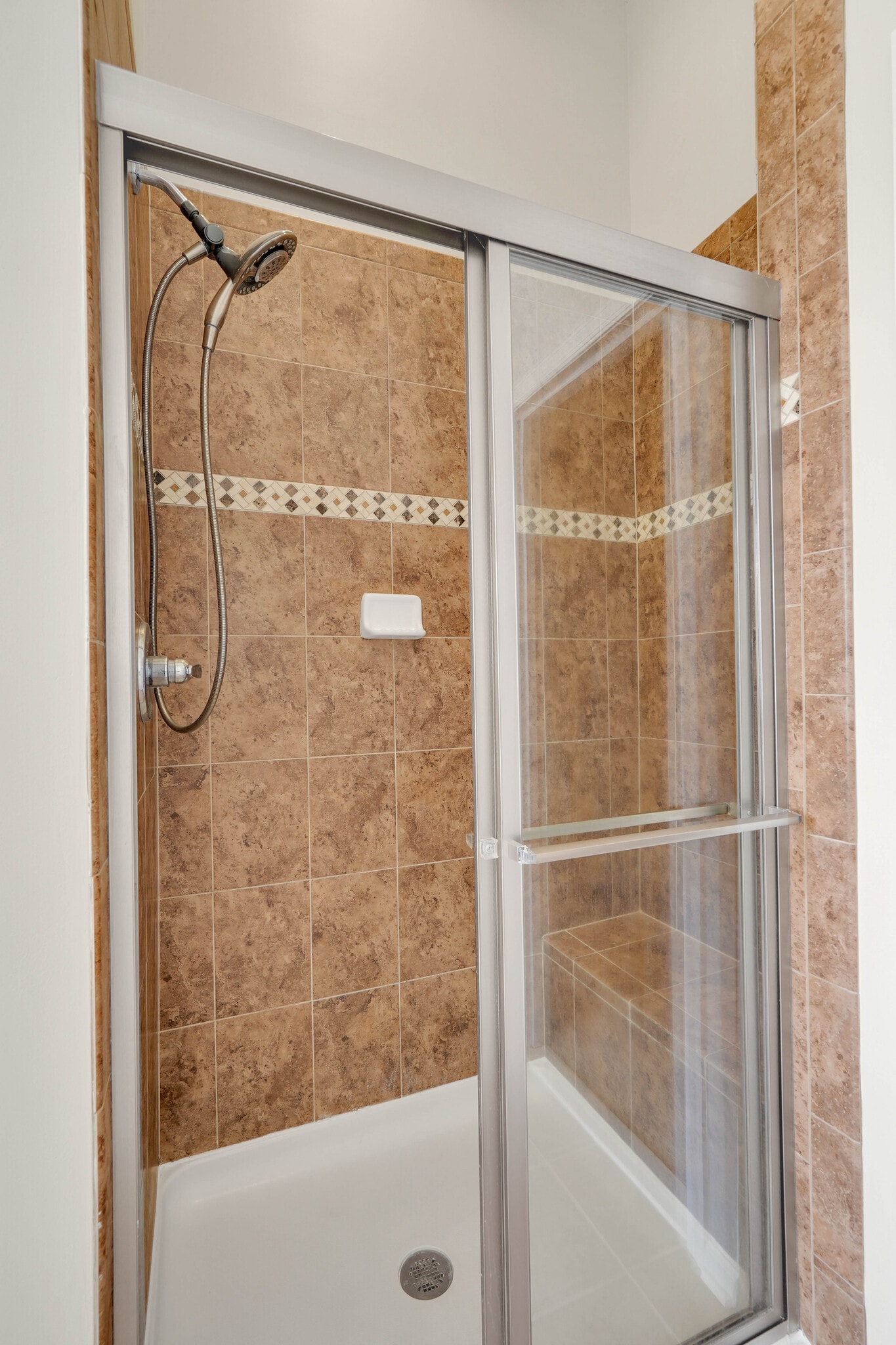 Building Photo - 6 Lamplighter Ln