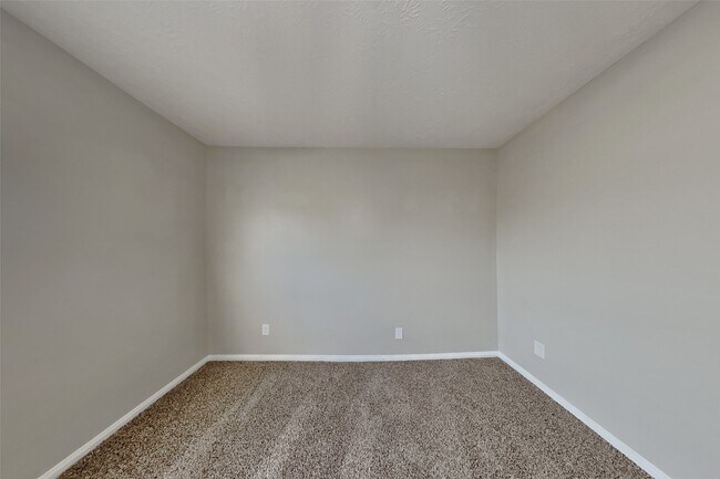 Building Photo - 2810 Bristlecone Dr