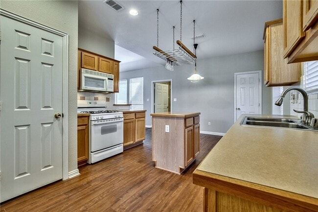 Building Photo - 4424 Maple Shade Ave