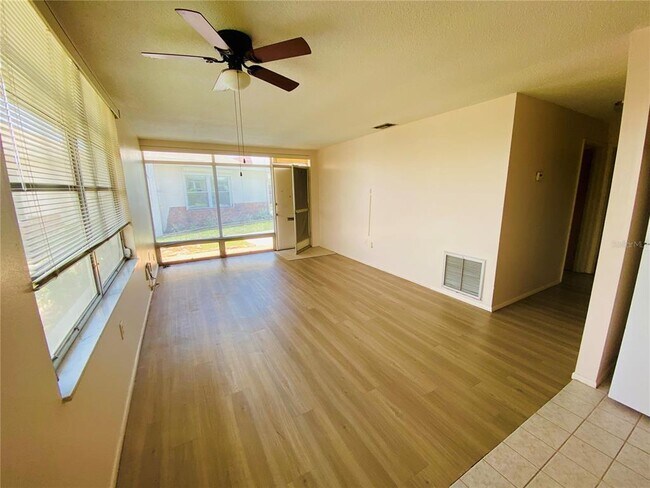 Building Photo - 4351 Tahitian Gardens Cir