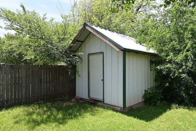 Building Photo - 2814 McGaha Ave