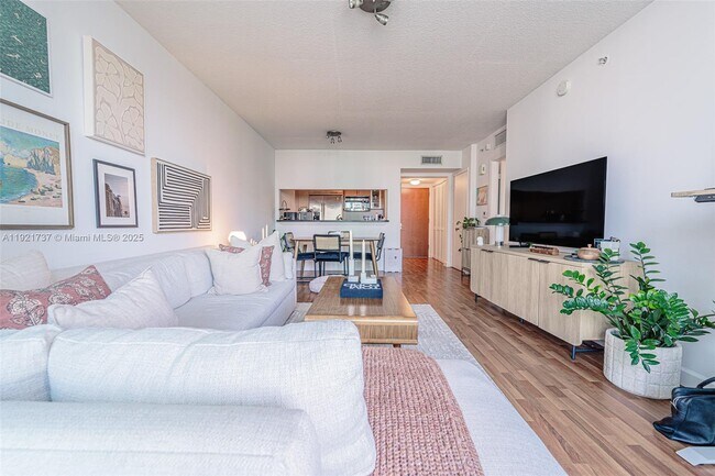 Building Photo - 31 SE 5th St