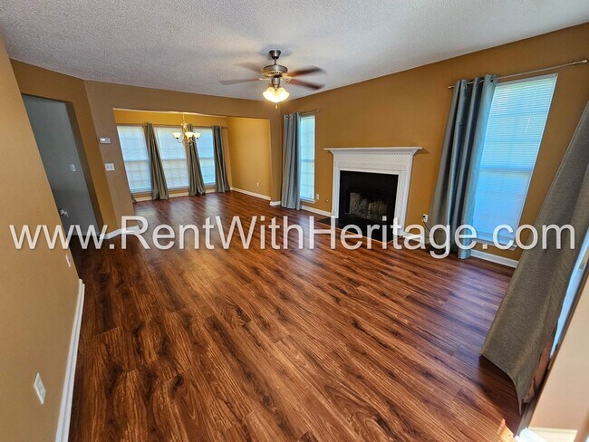 Building Photo - WOW!!! GORGEOUS HOME IN POPULAR CREEKSIDE SUBDIVSION / SWIM / TENNIS / UPGRADES GALLORE