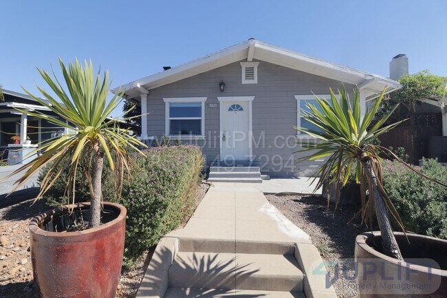 Building Photo - Cozy 2B/2BA with office/den