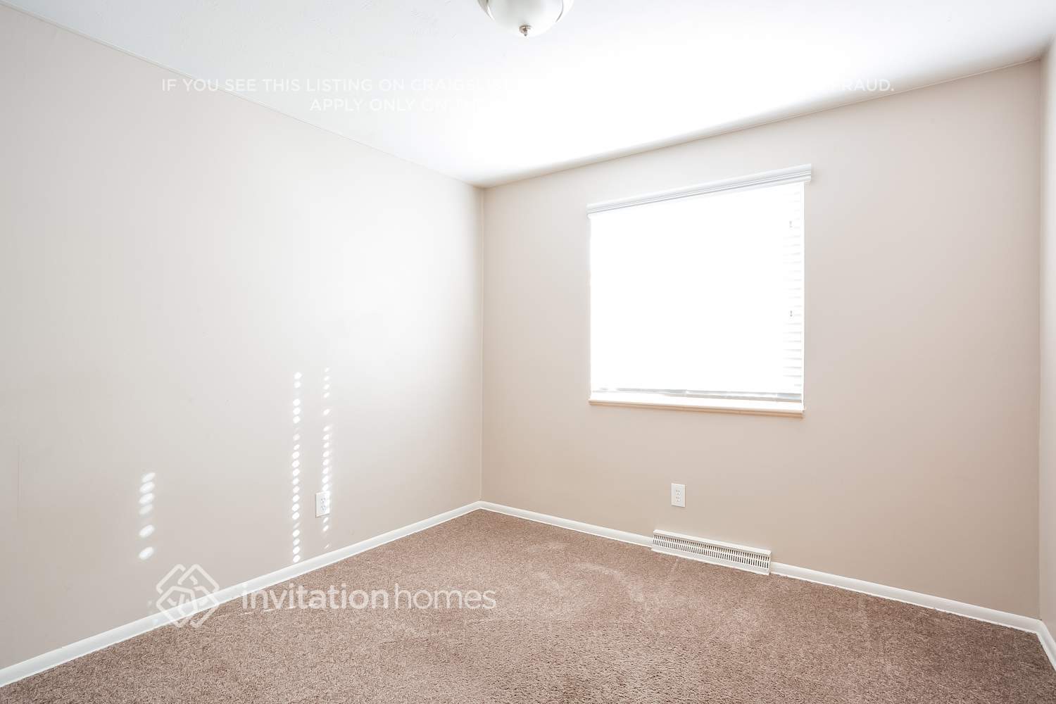 Building Photo - 12043 E Arizona Dr