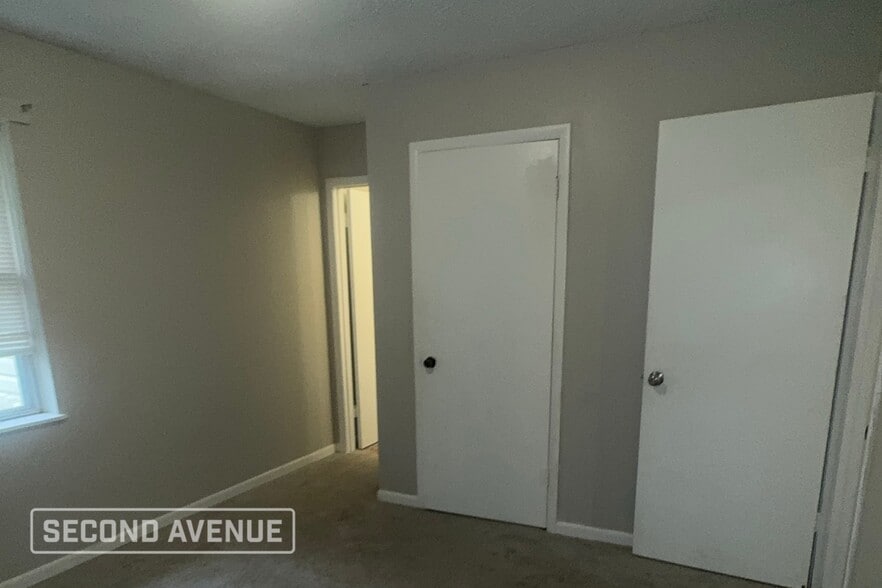 Building Photo - 510 Denise Dr SW